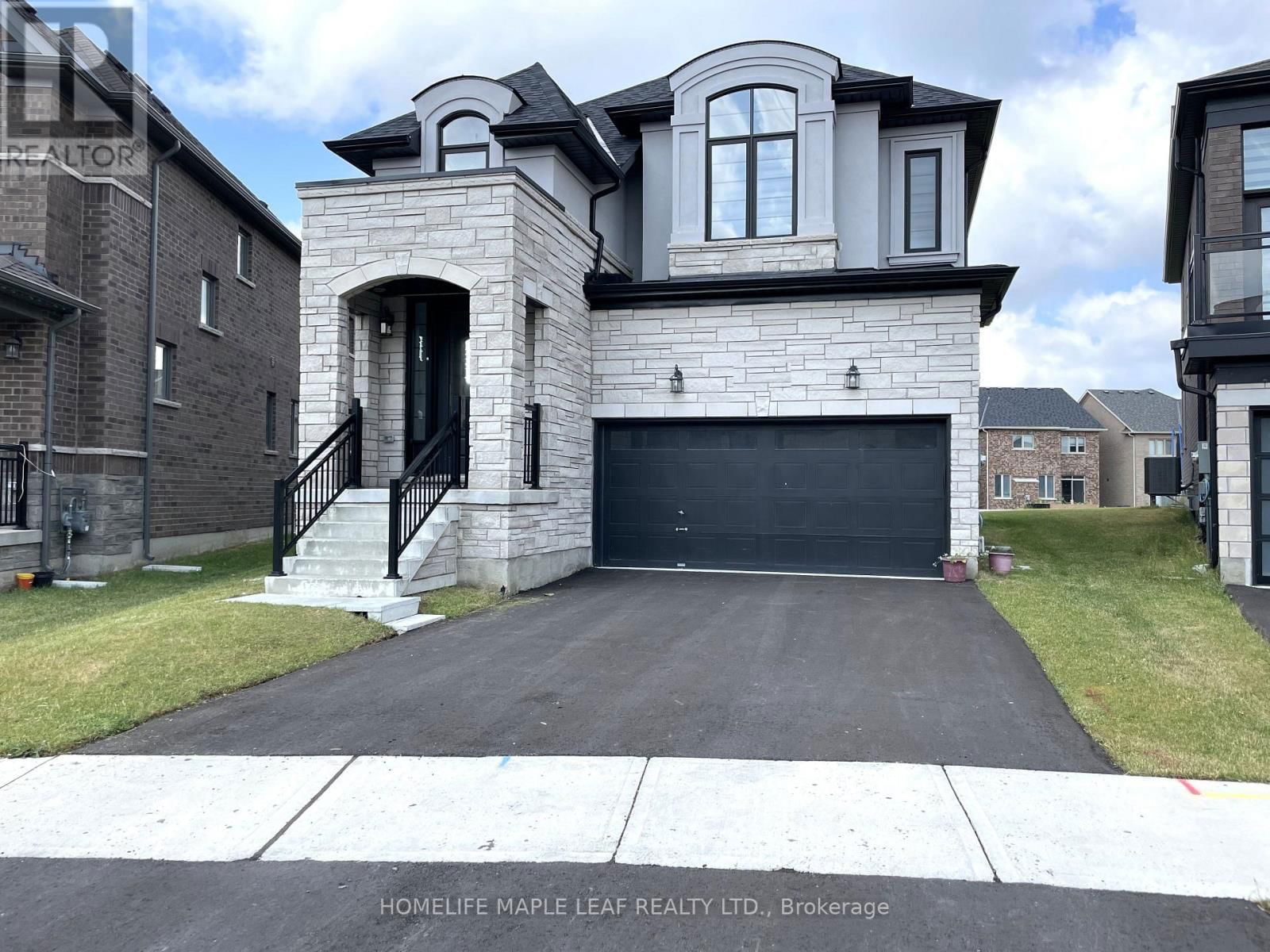 117 SILVERWOOD CRESCENT Image 1