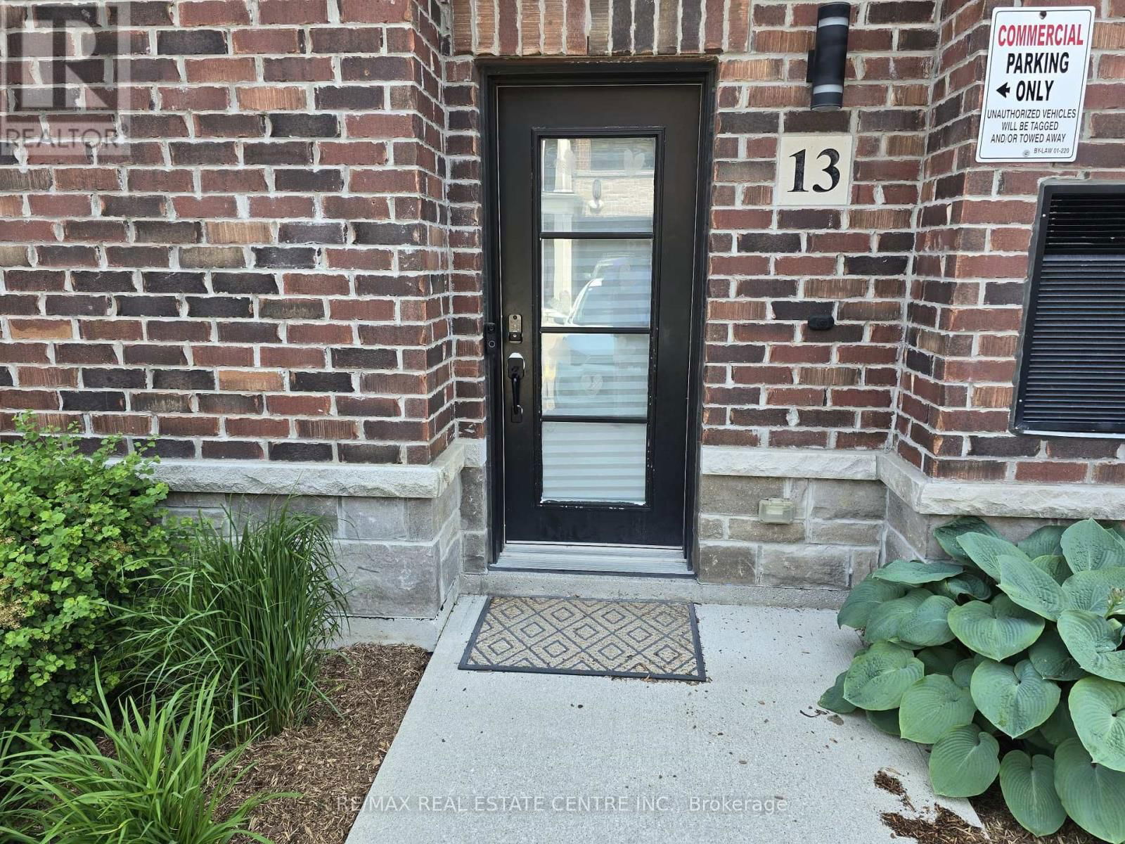 13 - 219 DUNDAS STREET EAST Image 3