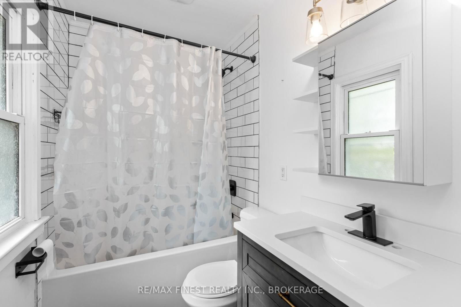 615 PORTSMOUTH AVENUE Image 15