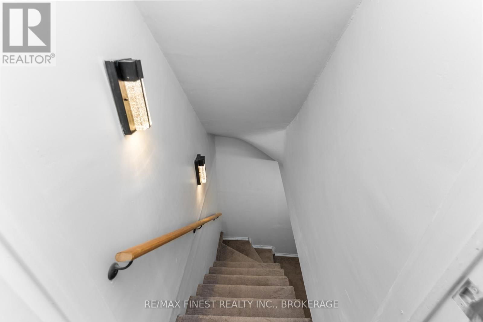 615 PORTSMOUTH AVENUE Image 20