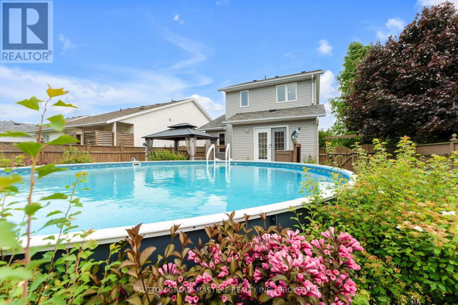 916 RAINBOW CRESCENT Image 1