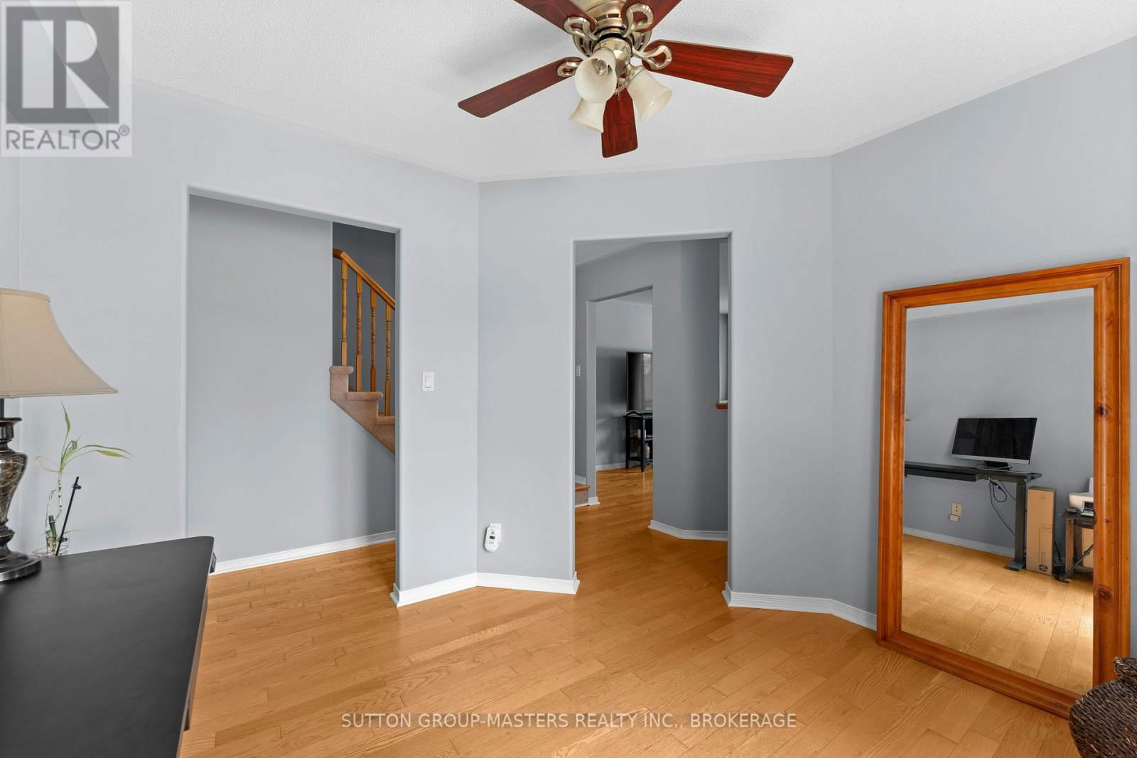 916 RAINBOW CRESCENT Image 10