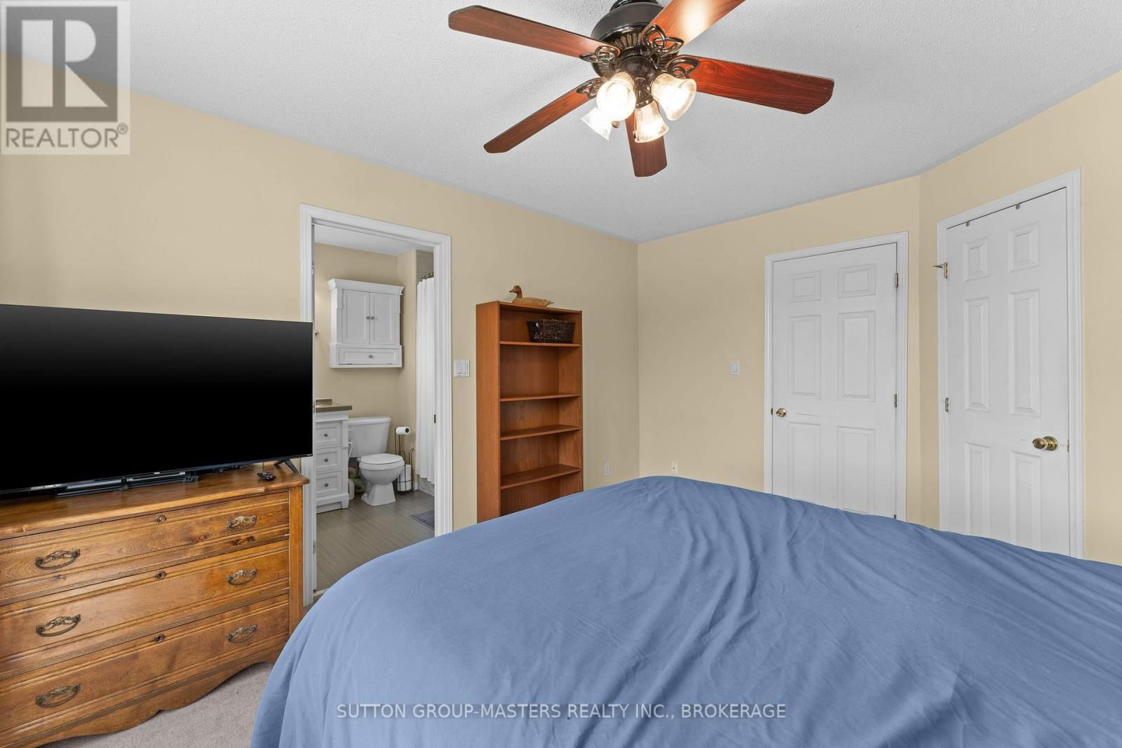916 RAINBOW CRESCENT Image 23