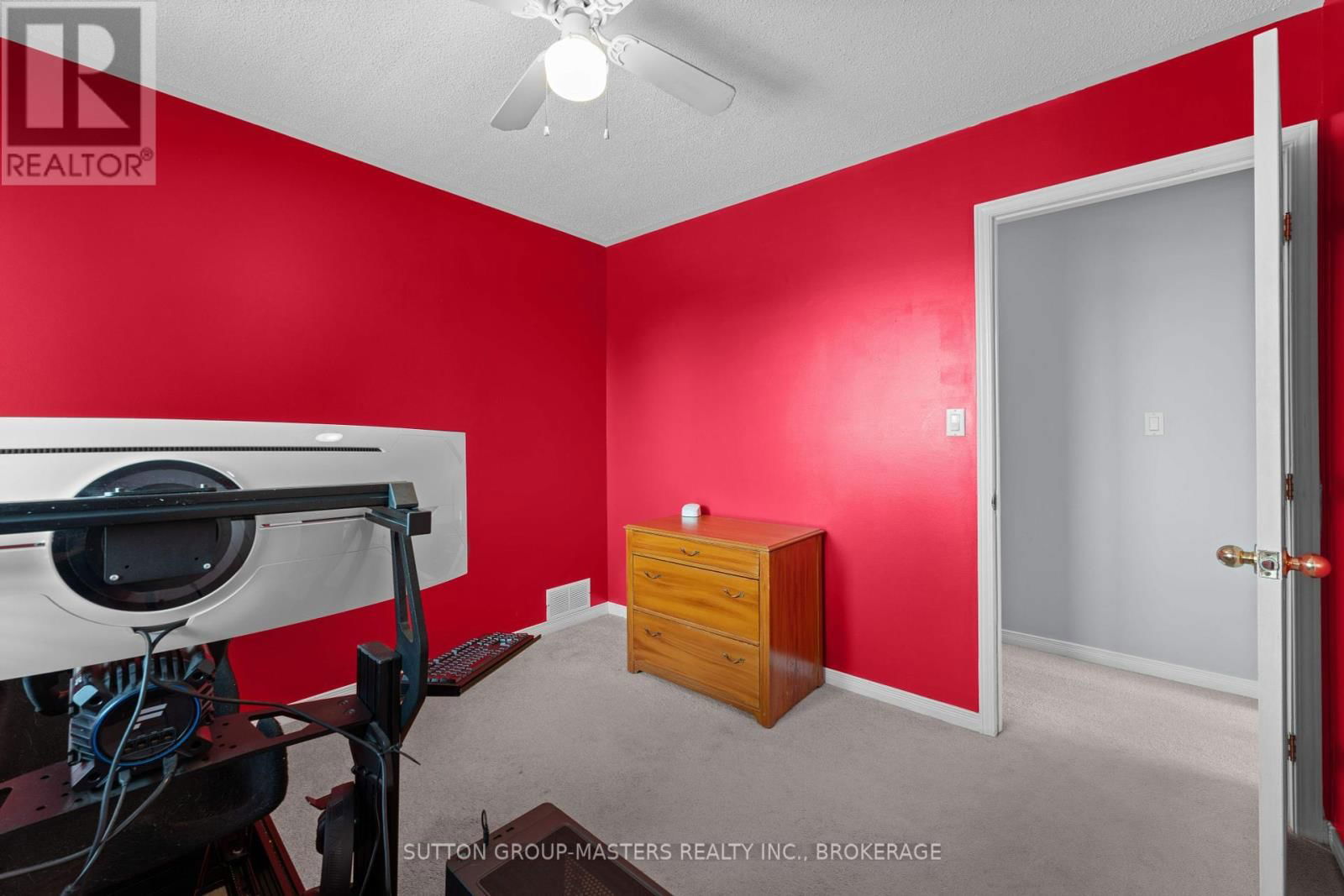 916 RAINBOW CRESCENT Image 27