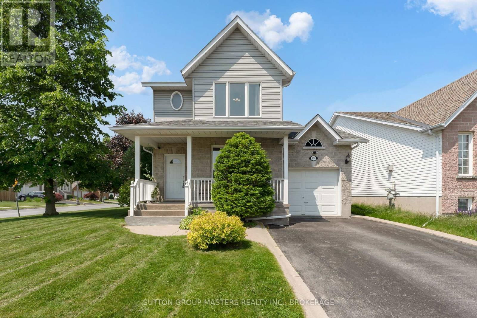 916 RAINBOW CRESCENT Image 3