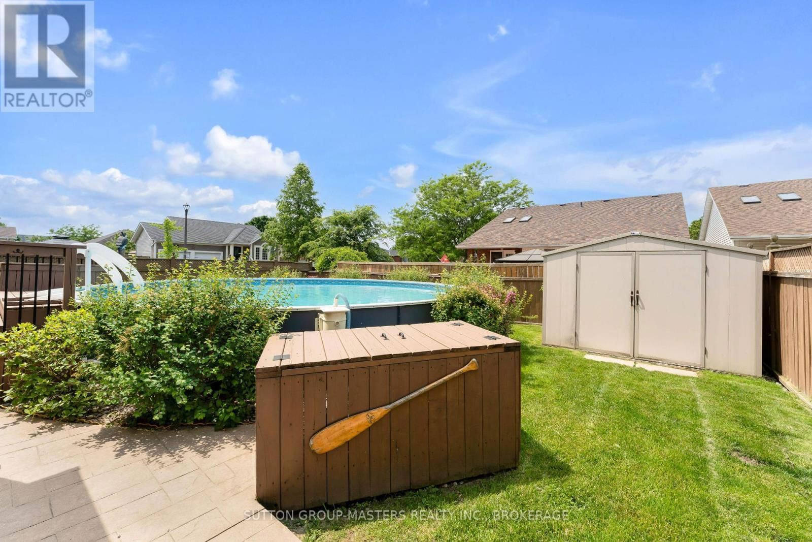 916 RAINBOW CRESCENT Image 43