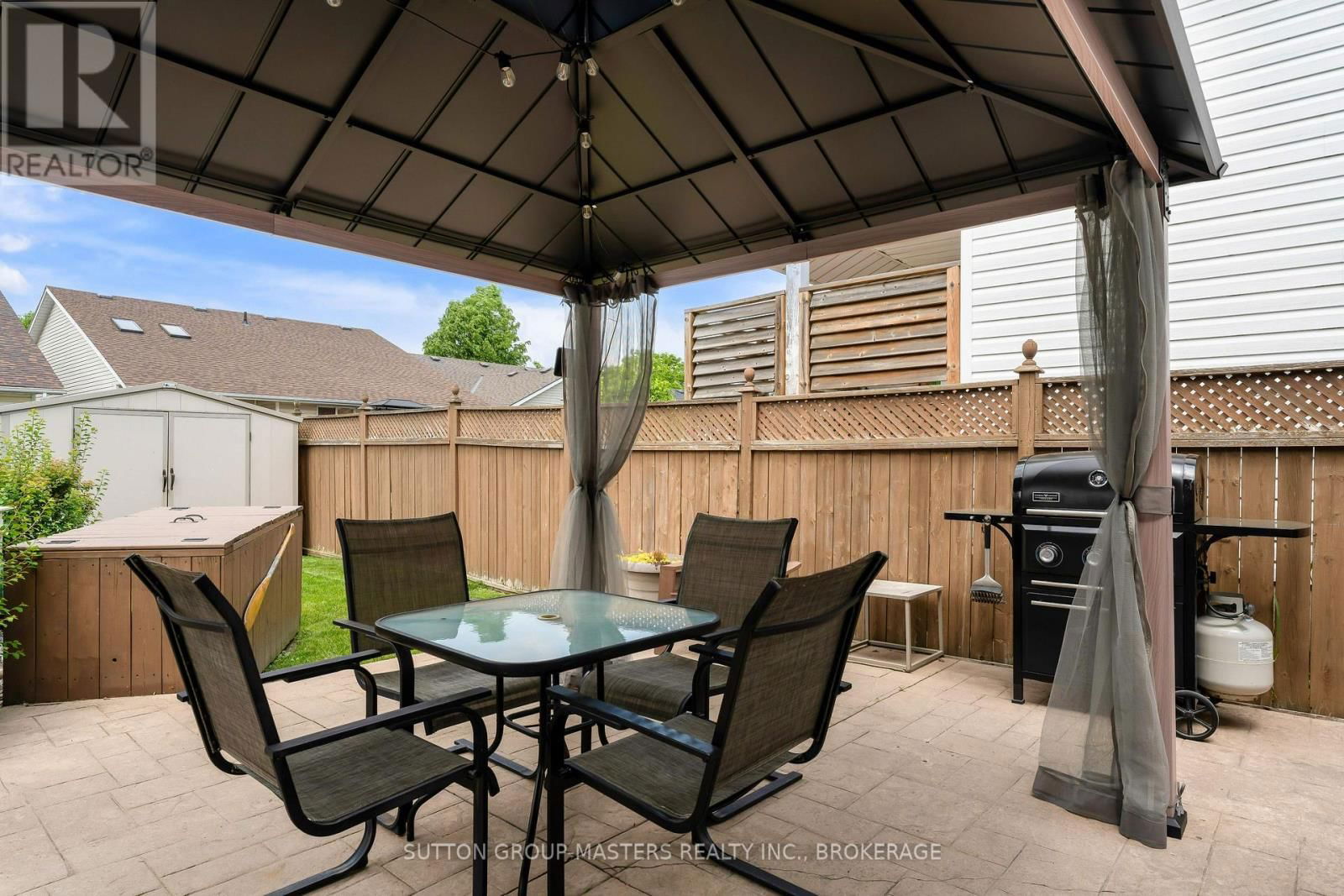 916 RAINBOW CRESCENT Image 46