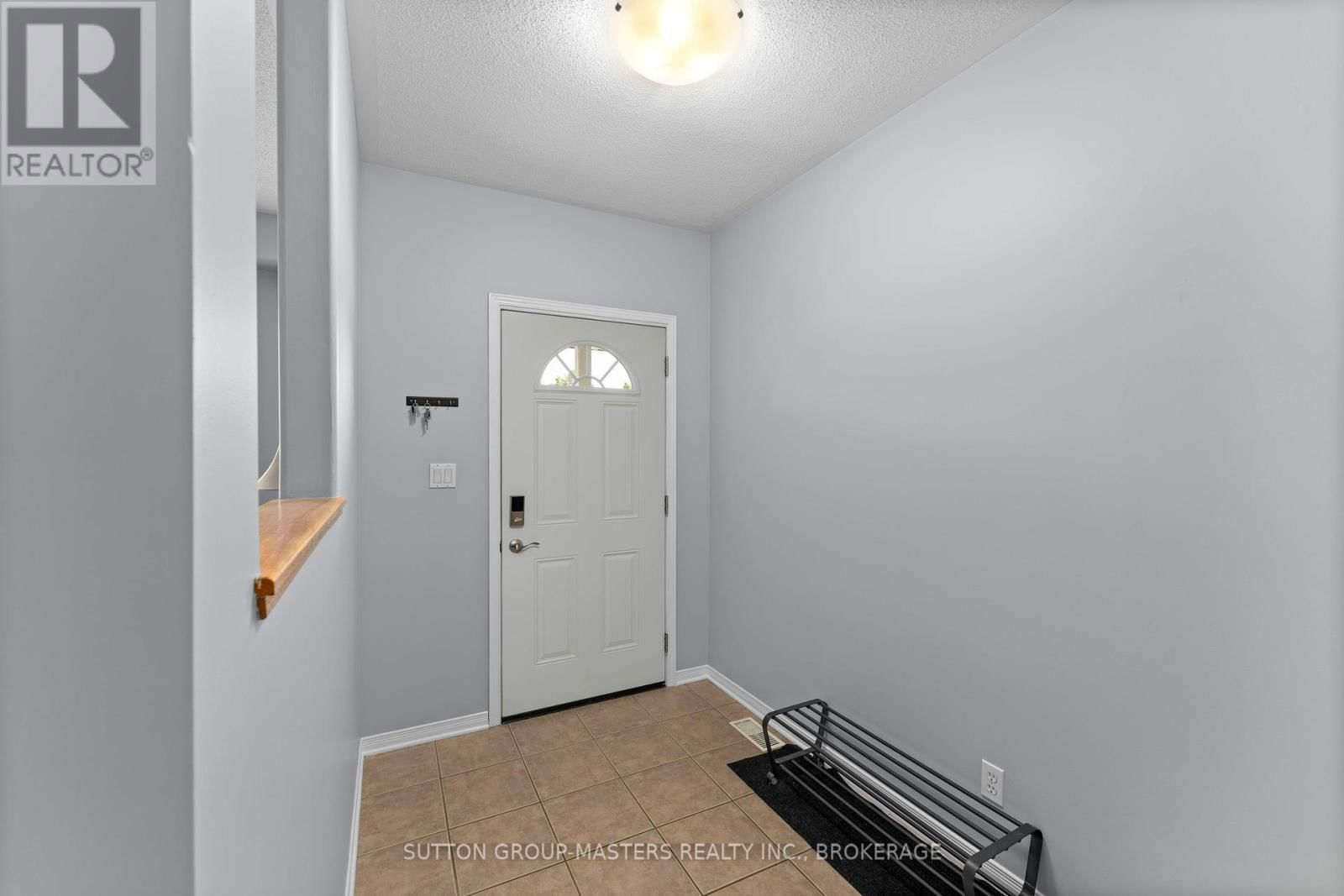 916 RAINBOW CRESCENT Image 5