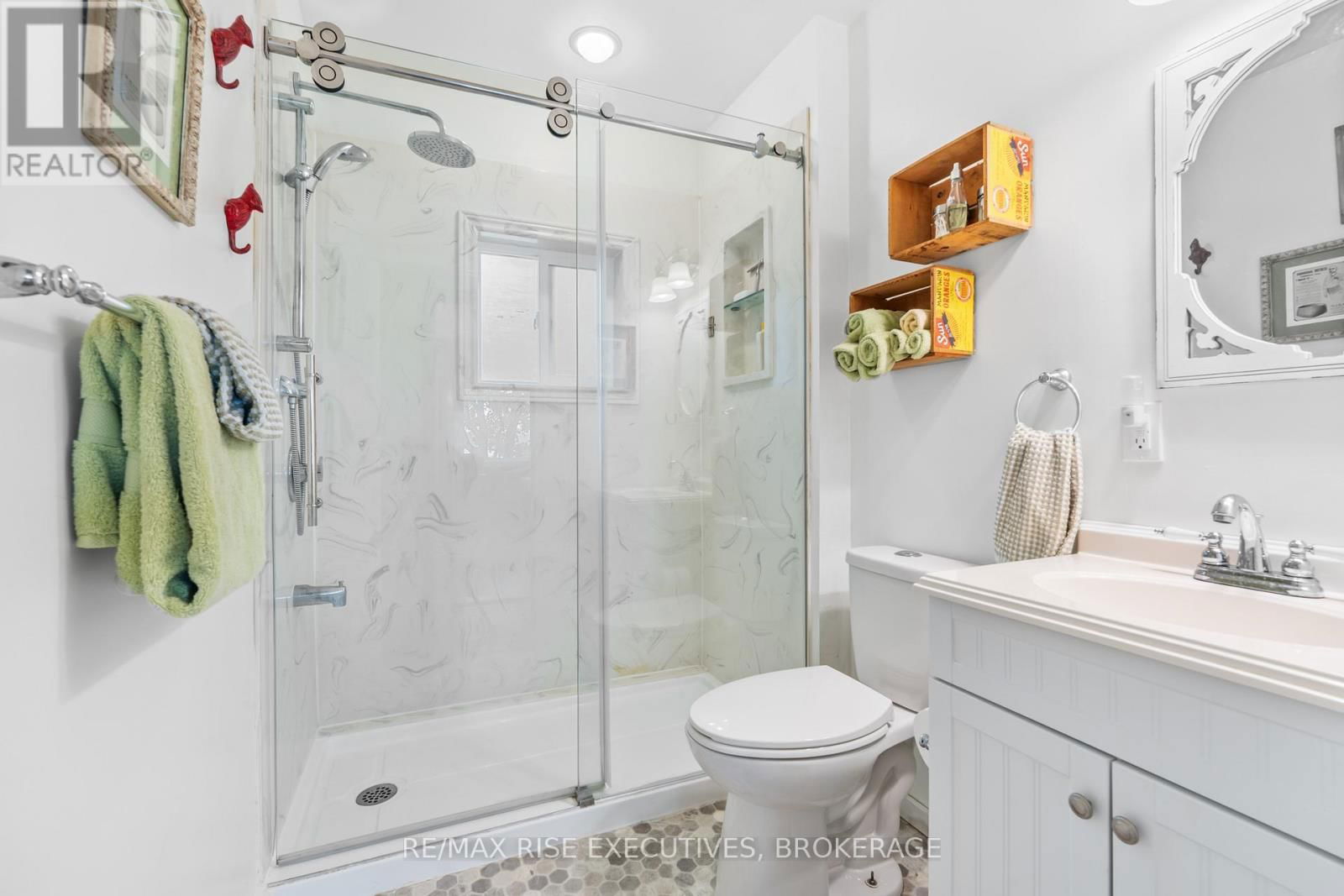 936 ROLLINGBANK LANE Image 15