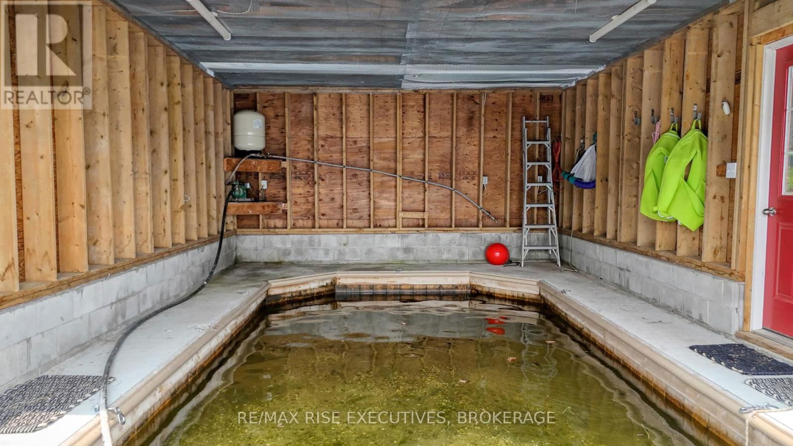 936 ROLLINGBANK LANE Image 33