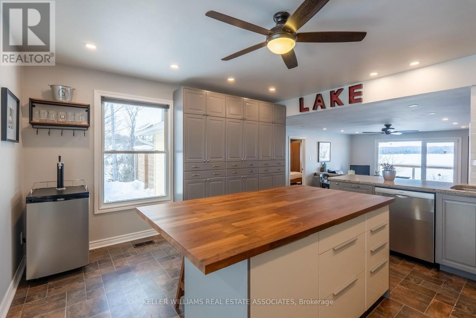 398 GILBERT BAY LANE Image 12