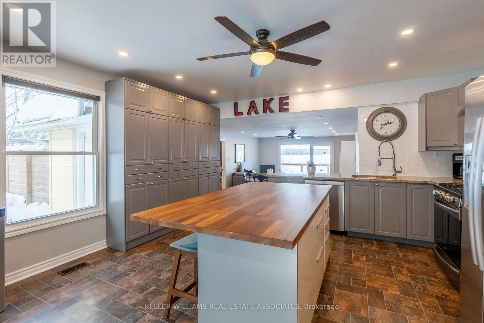 398 GILBERT BAY LANE Image 5