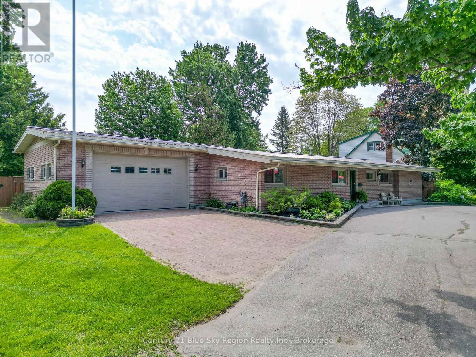 50 CAMPBELL AVENUE EAST Image 1