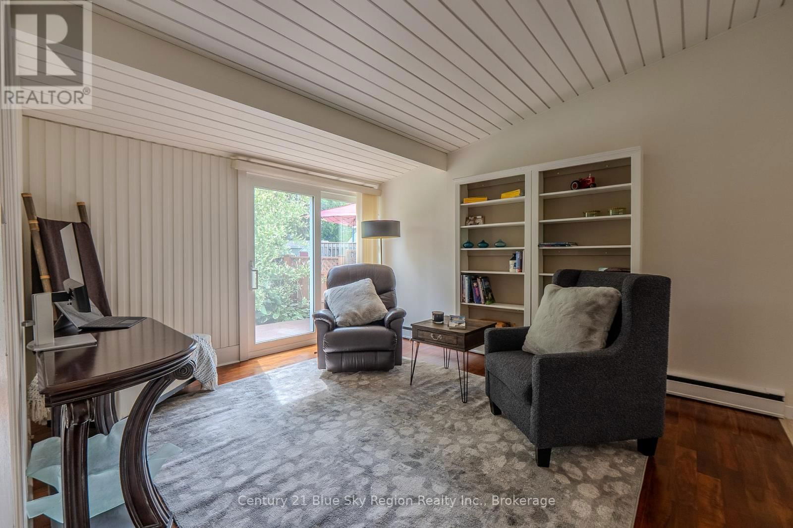 50 CAMPBELL AVENUE EAST Image 16