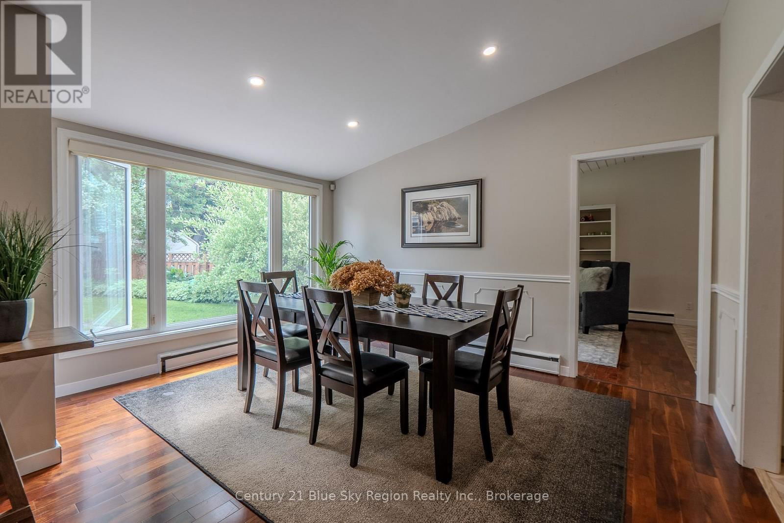 50 CAMPBELL AVENUE EAST Image 18