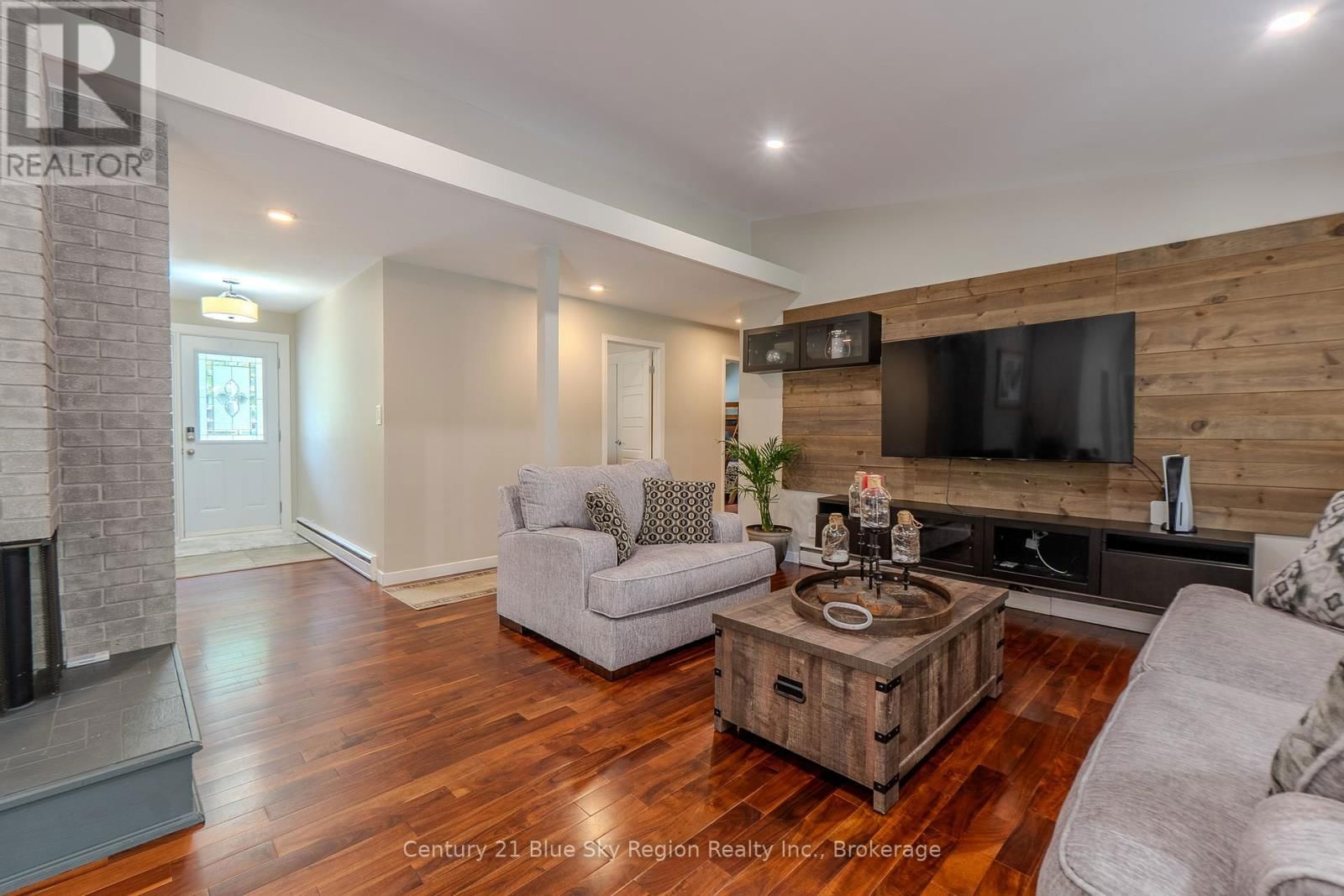 50 CAMPBELL AVENUE EAST Image 22