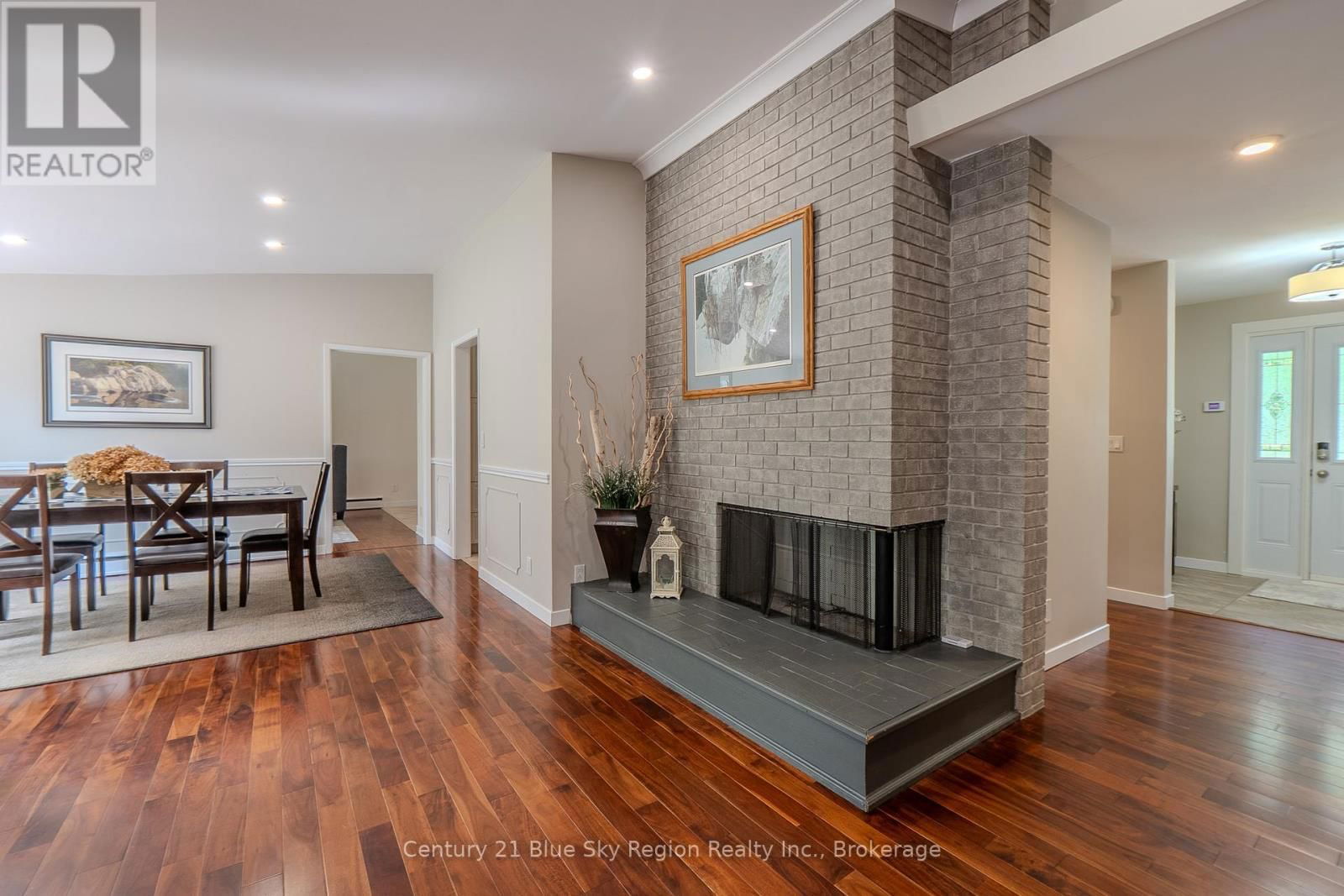 50 CAMPBELL AVENUE EAST Image 23