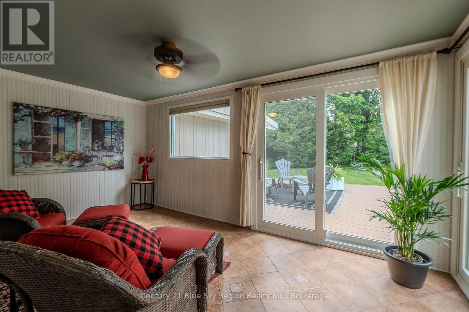 50 CAMPBELL AVENUE EAST Image 24