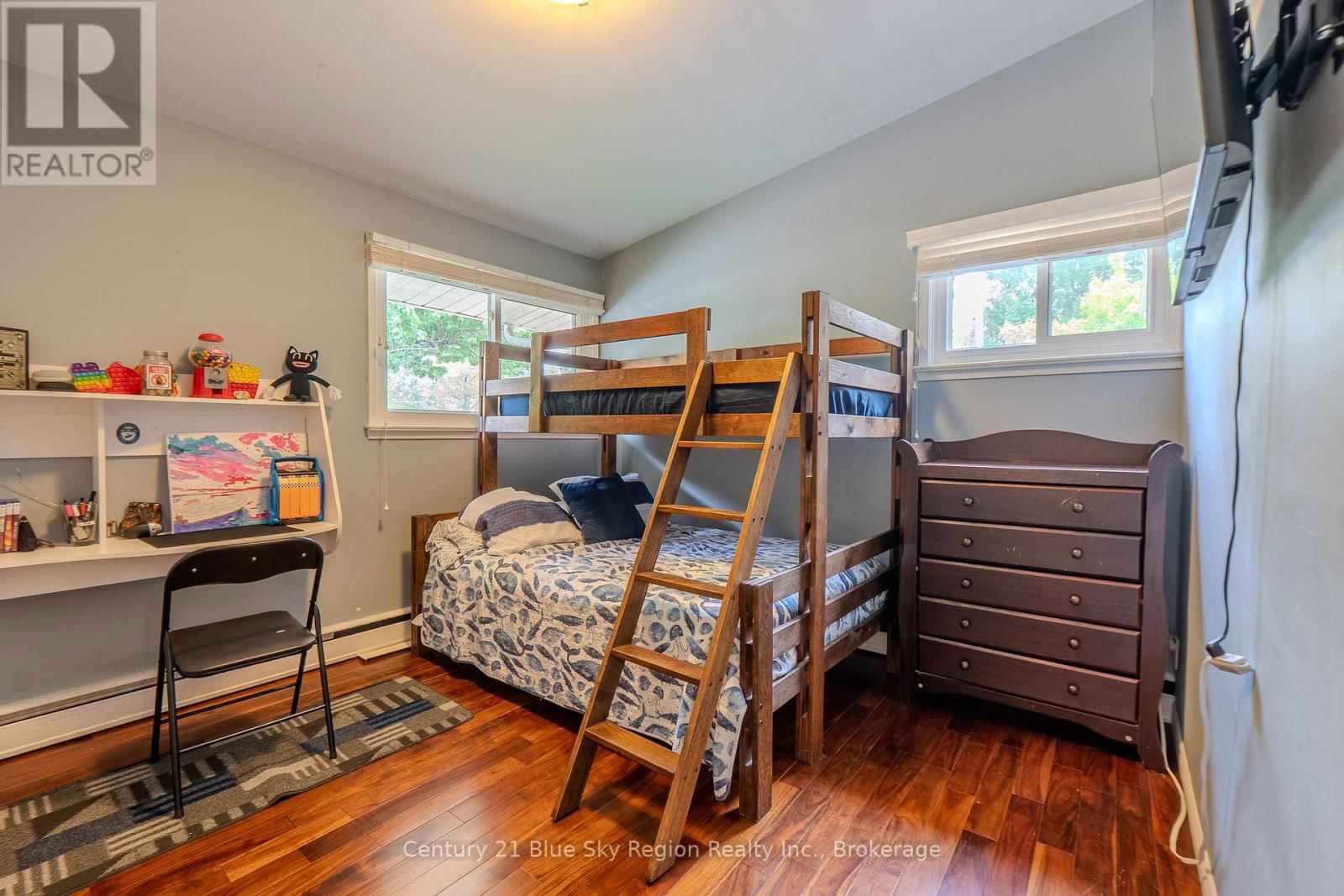 50 CAMPBELL AVENUE EAST Image 32