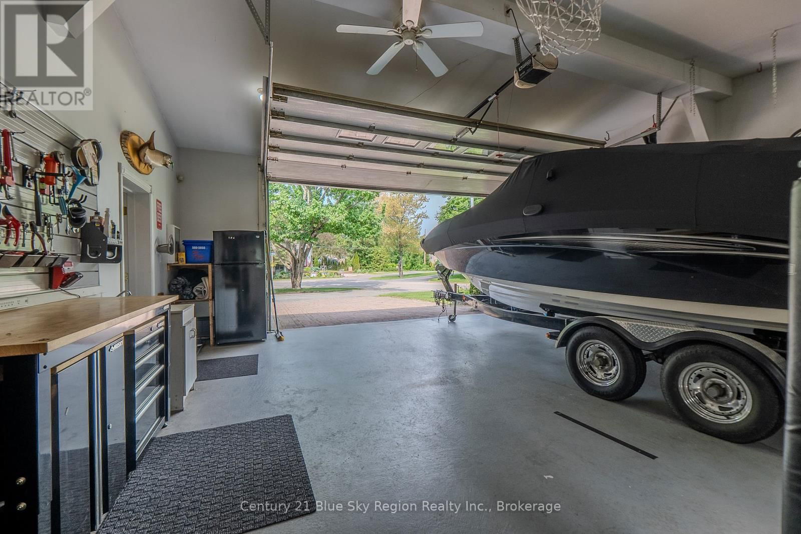 50 CAMPBELL AVENUE EAST Image 43