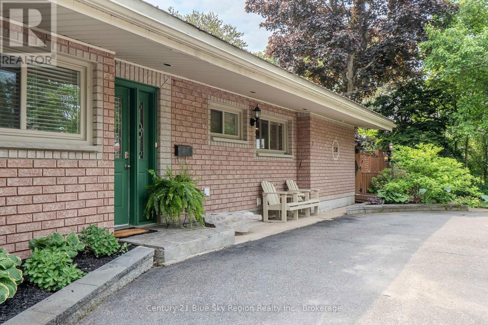 50 CAMPBELL AVENUE EAST Image 44