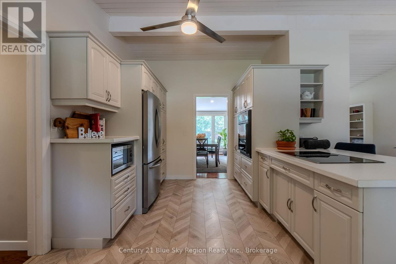 50 CAMPBELL AVENUE EAST Image 8