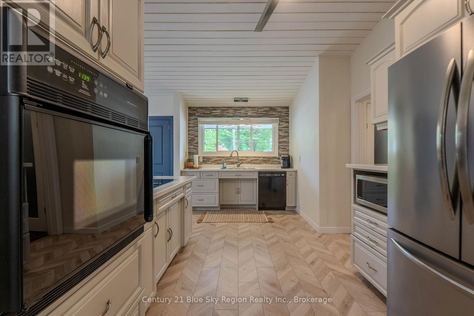 50 CAMPBELL AVENUE EAST Image 9