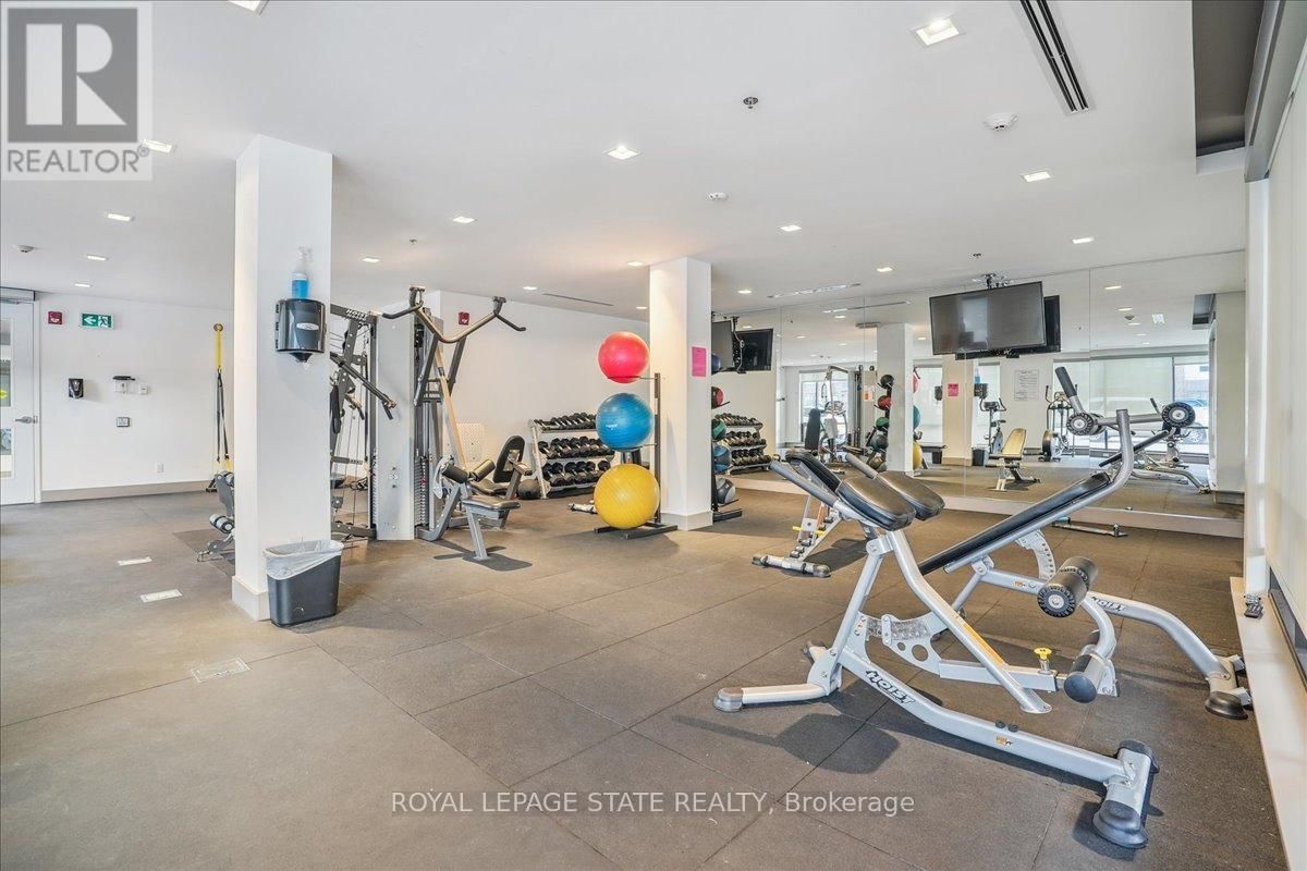 418 - 10 ESPLANADE LANE Image 30