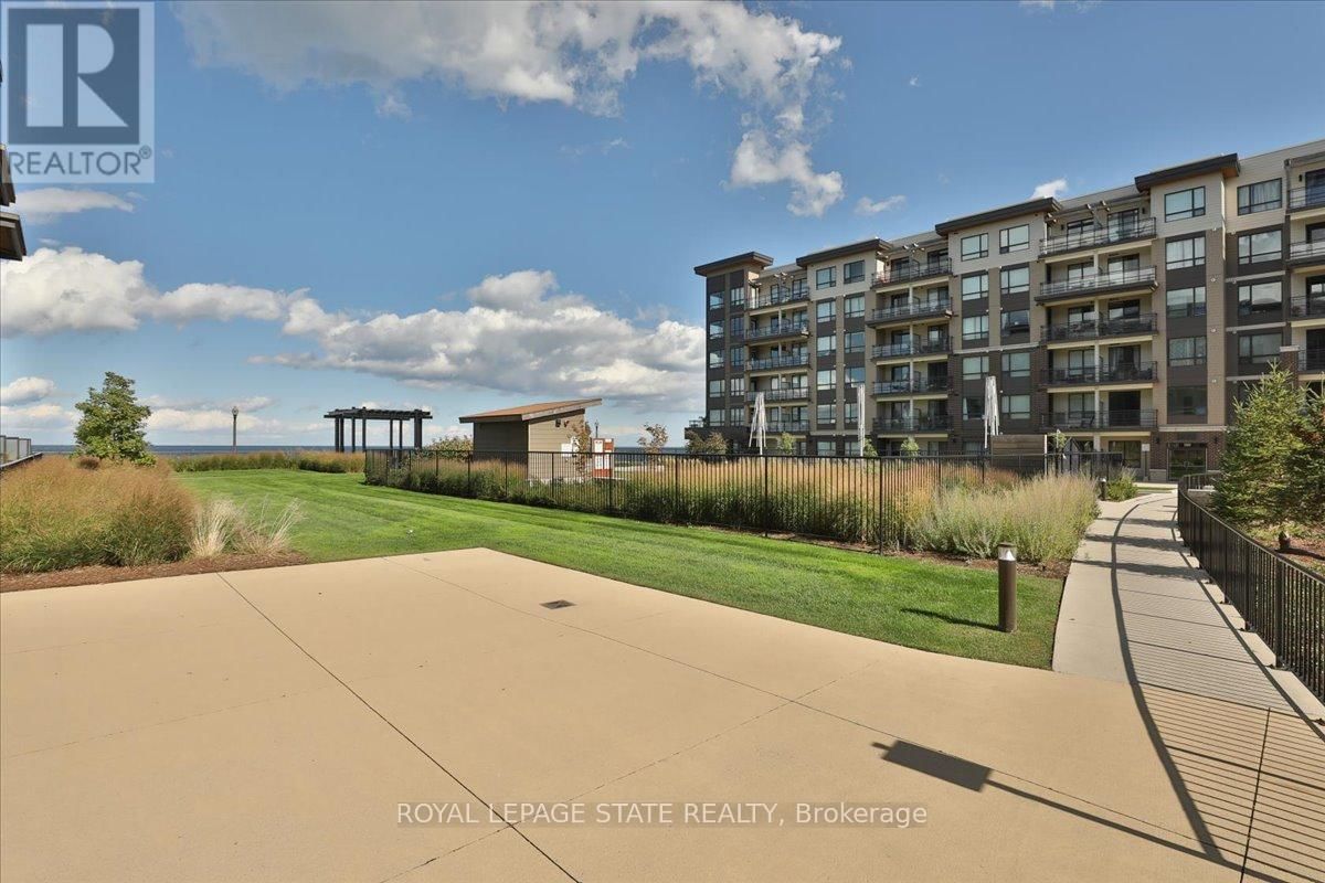 418 - 10 ESPLANADE LANE Image 31