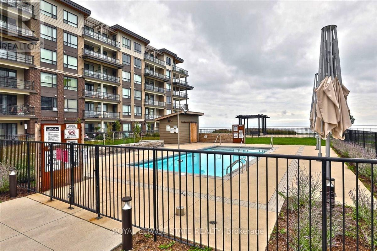 418 - 10 ESPLANADE LANE Image 35