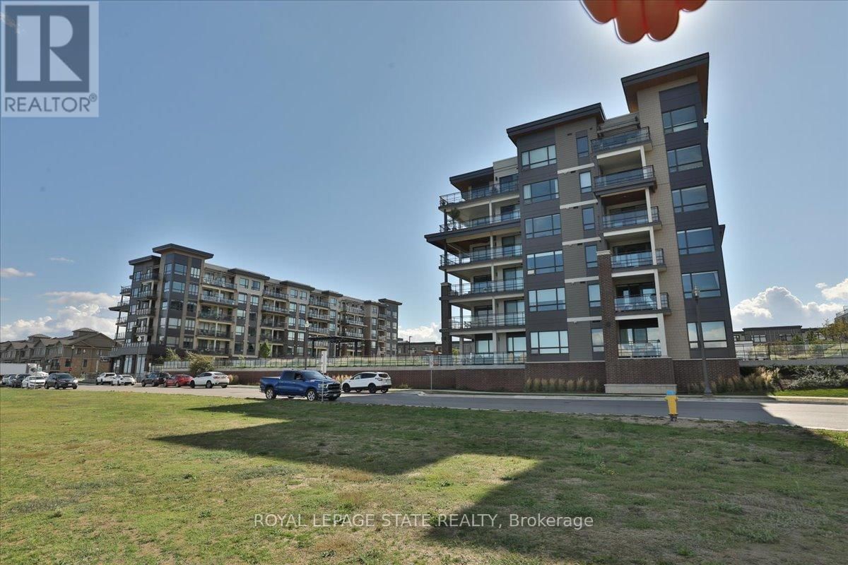 418 - 10 ESPLANADE LANE Image 38