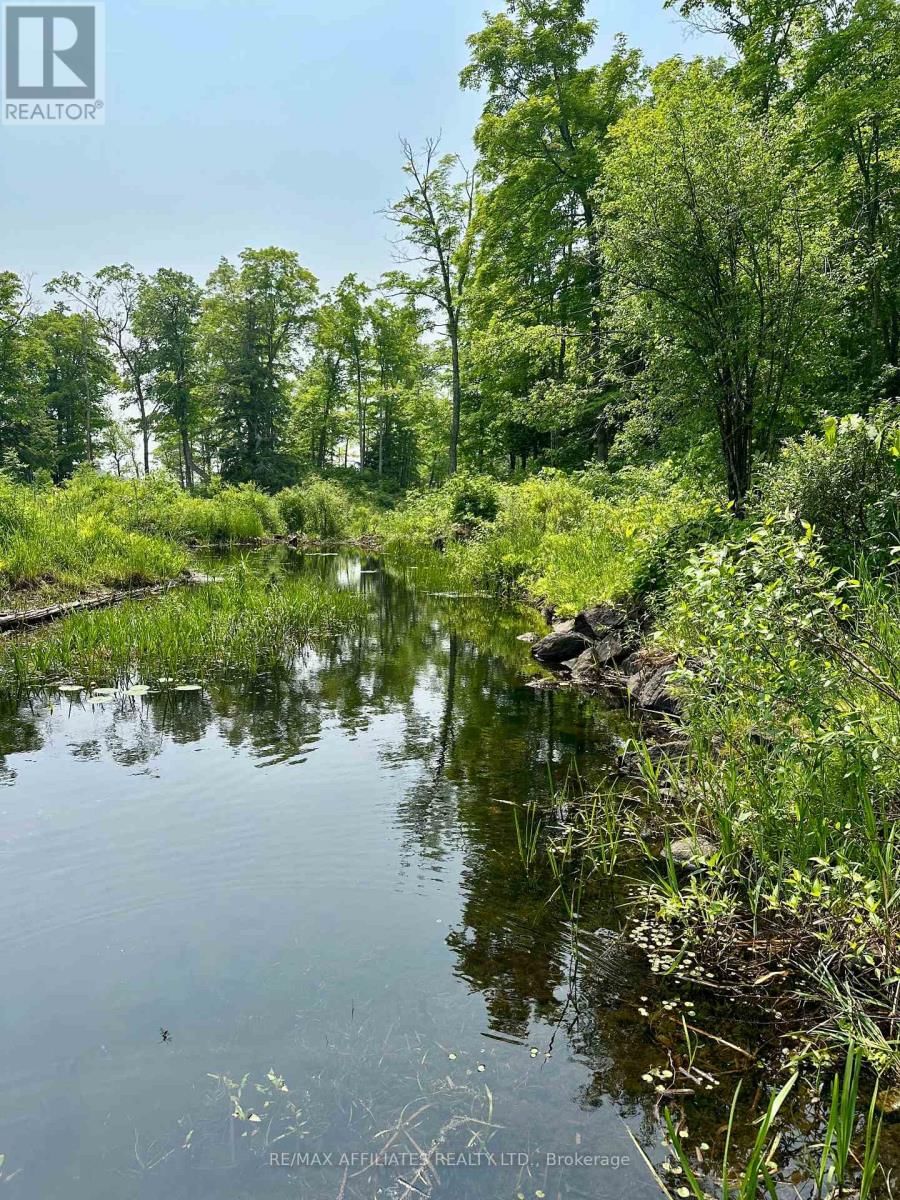 00 CROW LAKE ROAD Image 12