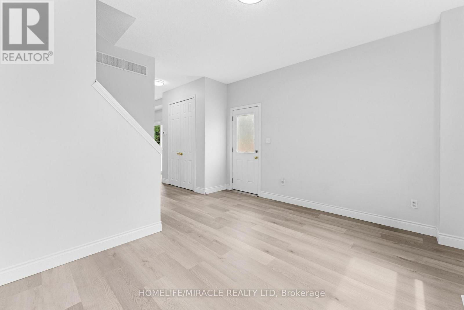 120 JANSEN AVENUE Image 10