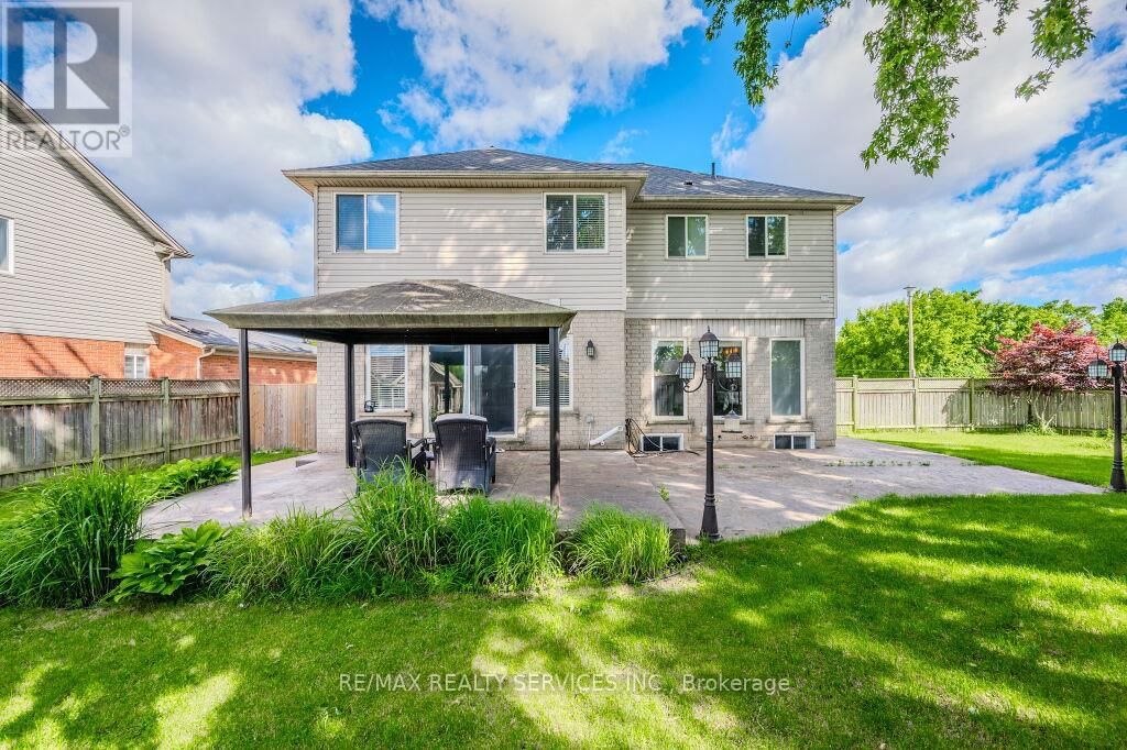 100 ACORN WAY Image 41