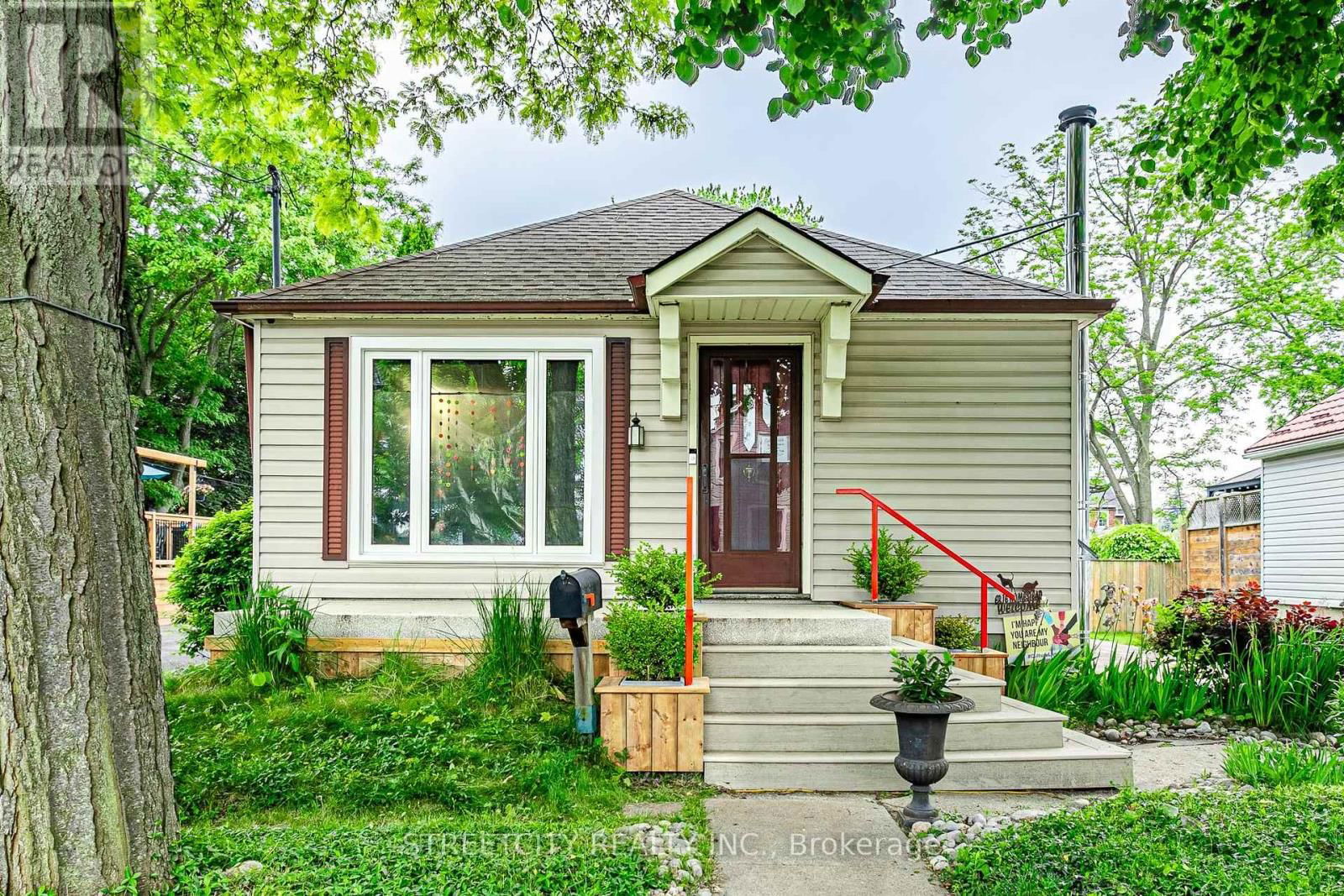 137 ERIE STREET Image 1