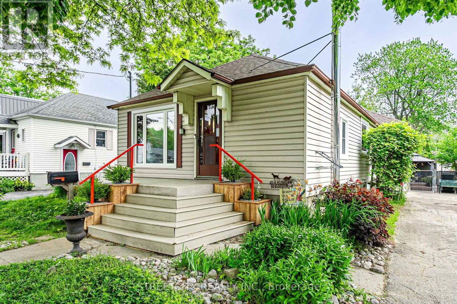 137 ERIE STREET Image 2