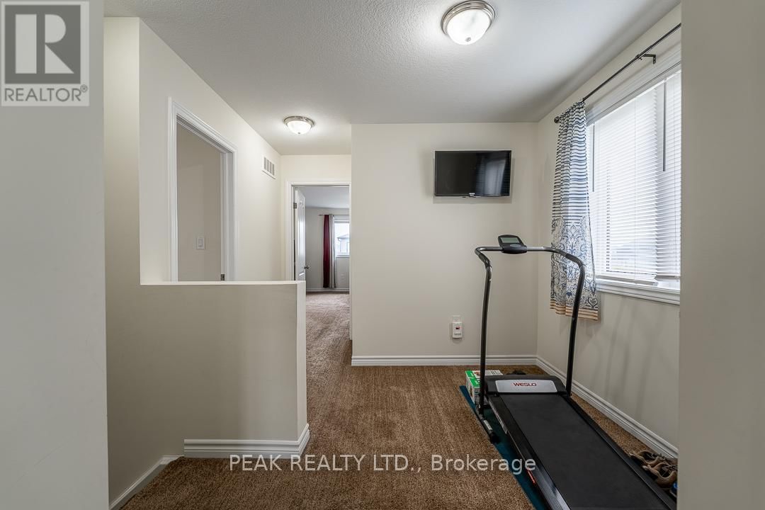 1560 APPLEROCK AVENUE Image 11