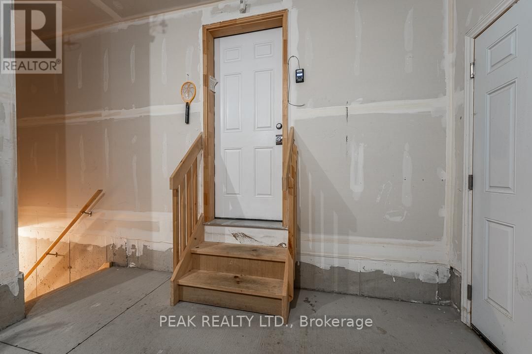 1560 APPLEROCK AVENUE Image 24