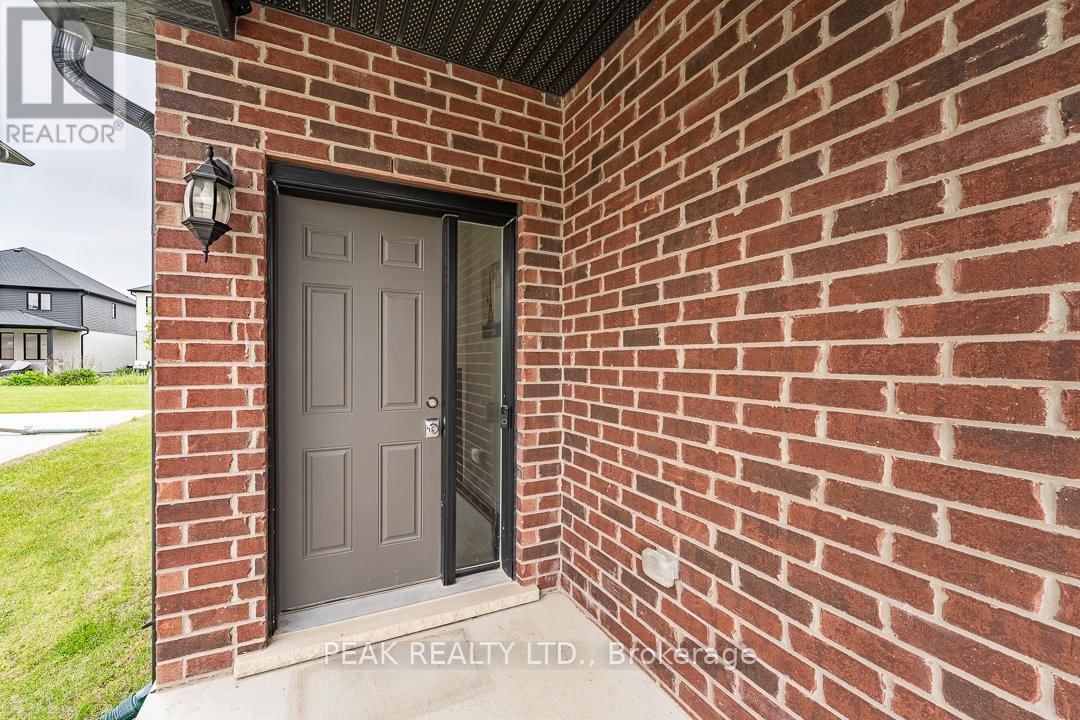 1560 APPLEROCK AVENUE Image 4