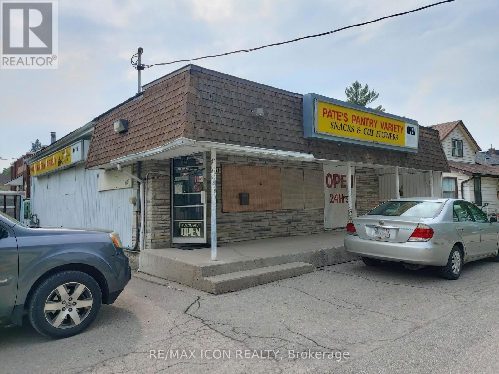 131 WATERLOO STREET Image 1