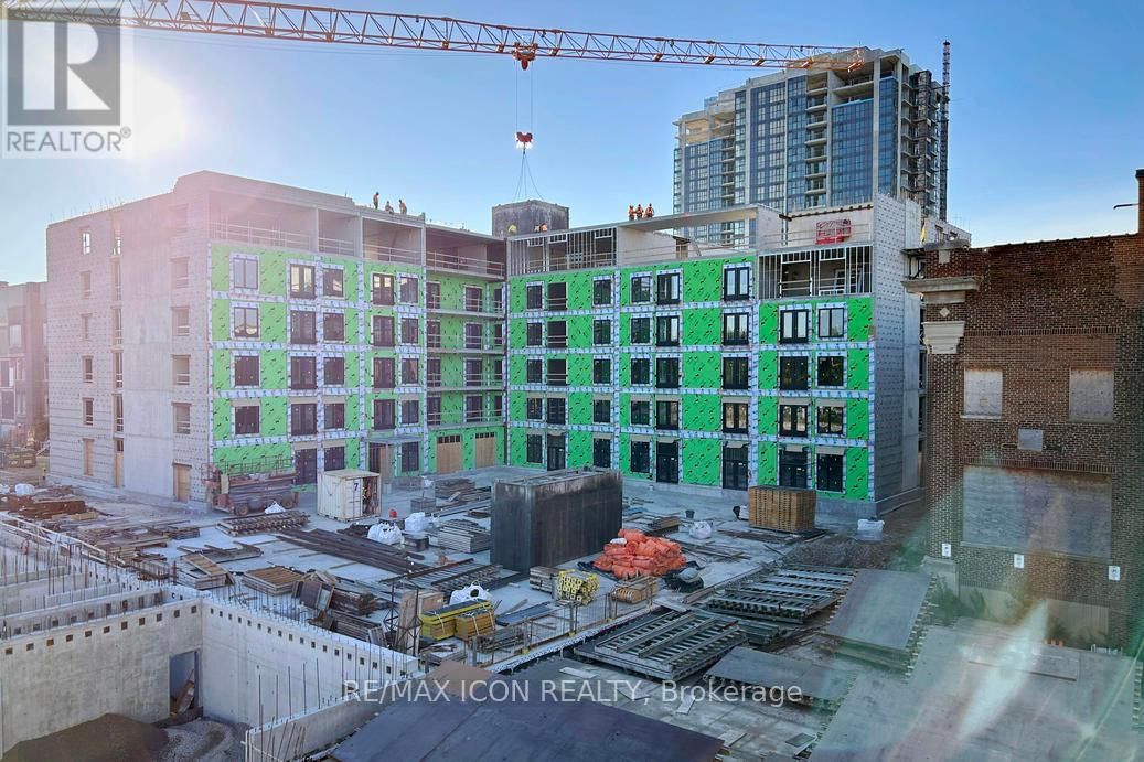 131 WATERLOO STREET Image 10