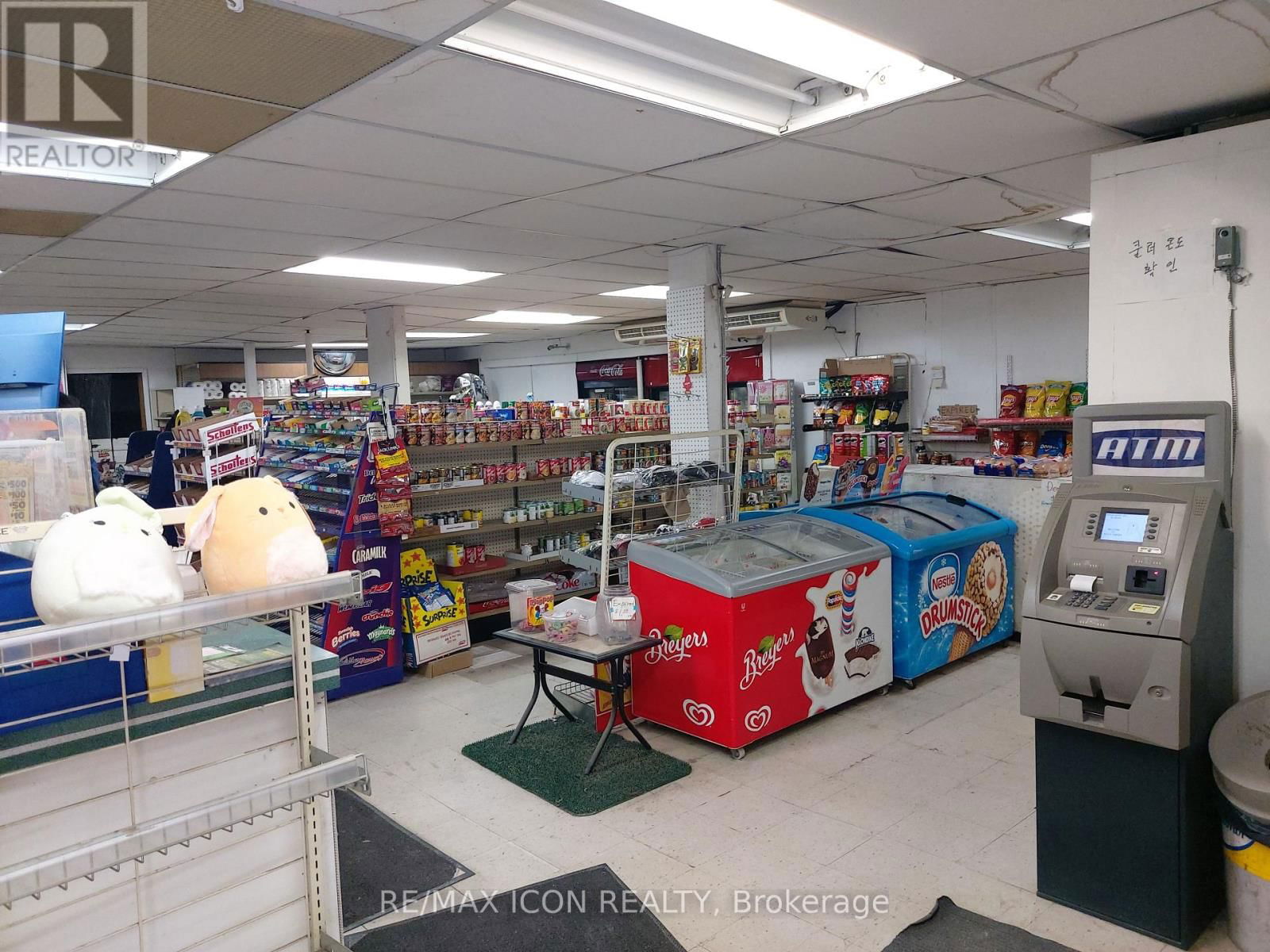 131 WATERLOO STREET Image 3