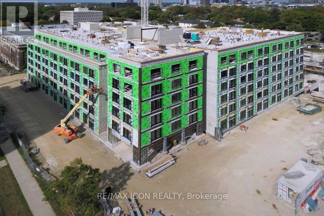 131 WATERLOO STREET Image 8