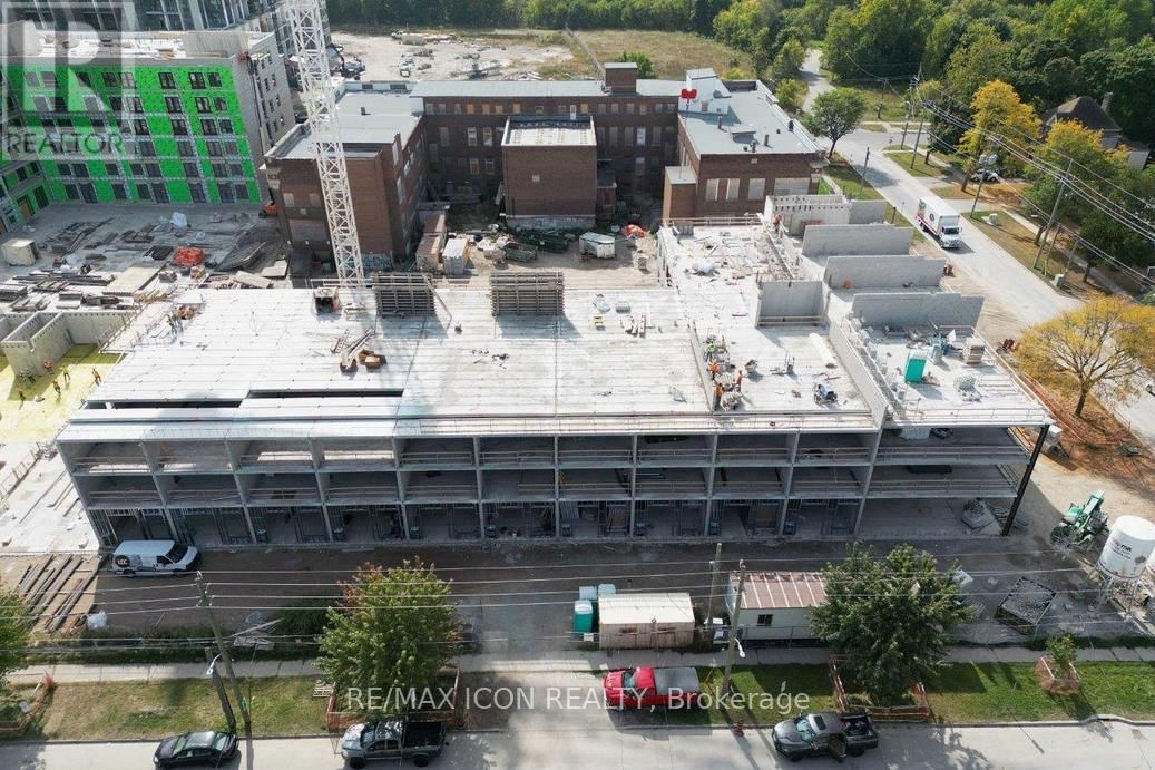 131 WATERLOO STREET Image 9