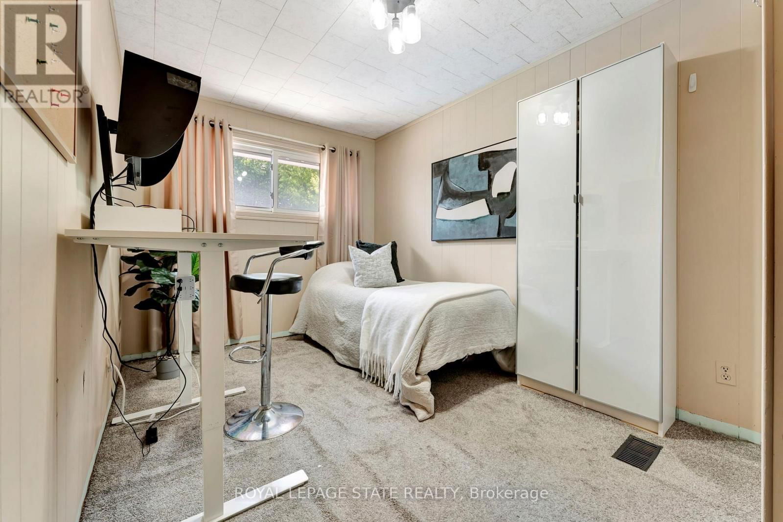 26 ADELINE AVENUE Image 18