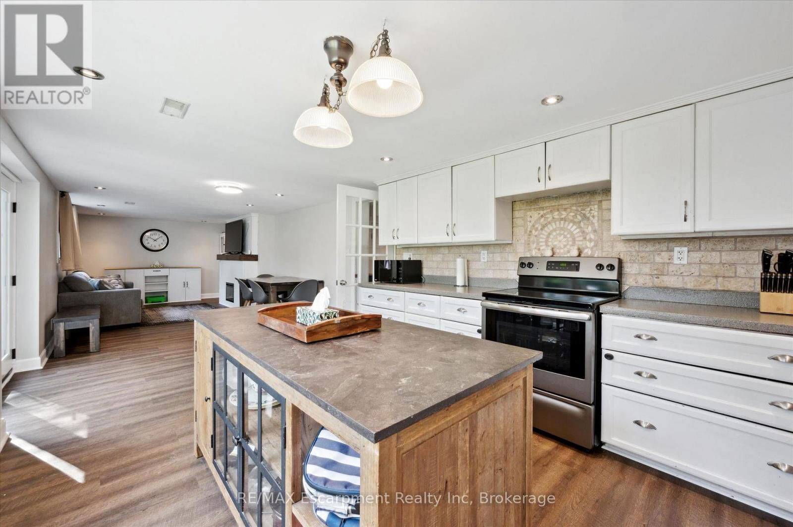 27 NORFOLK AVENUE Image 18