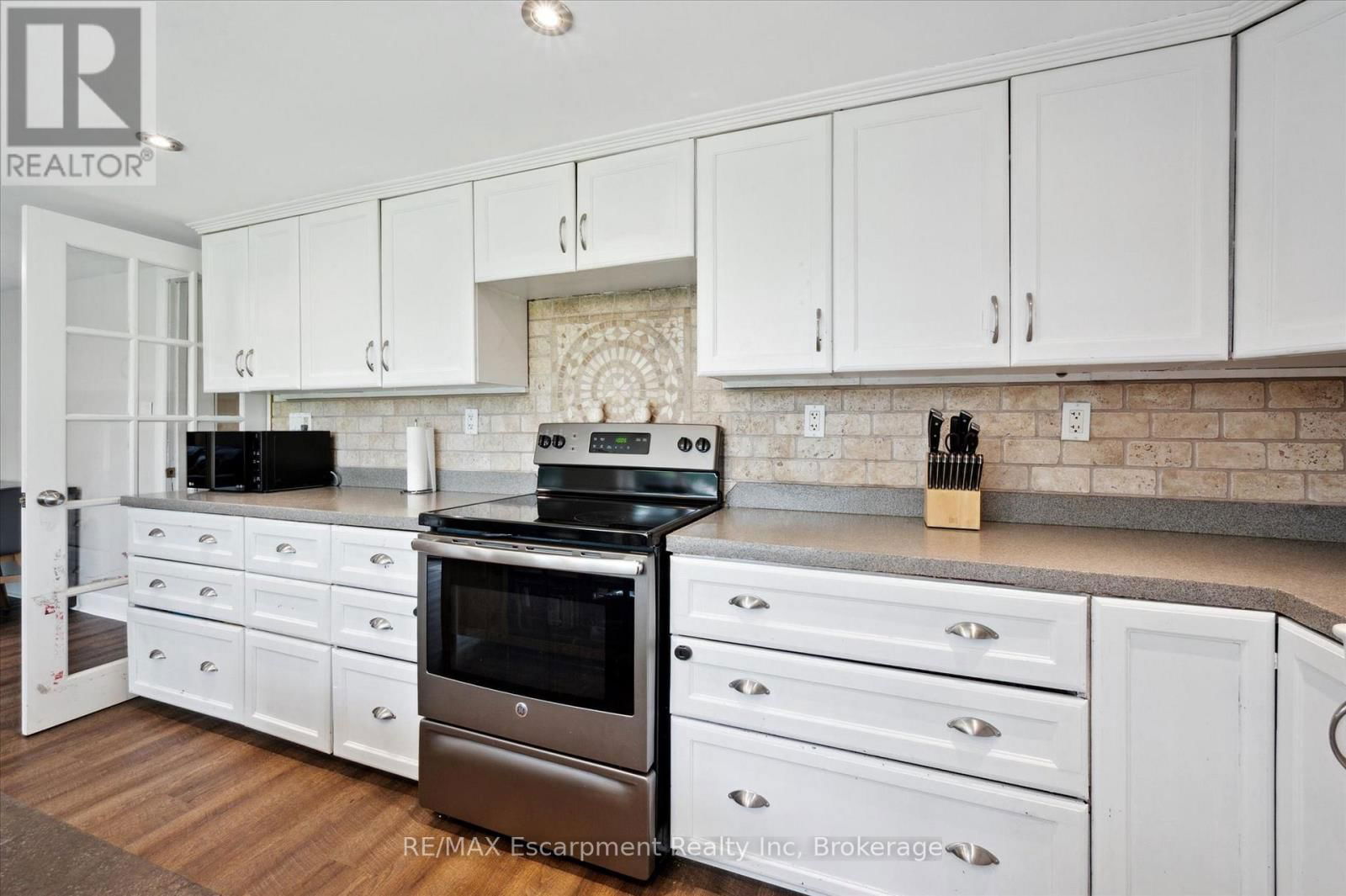 27 NORFOLK AVENUE Image 19
