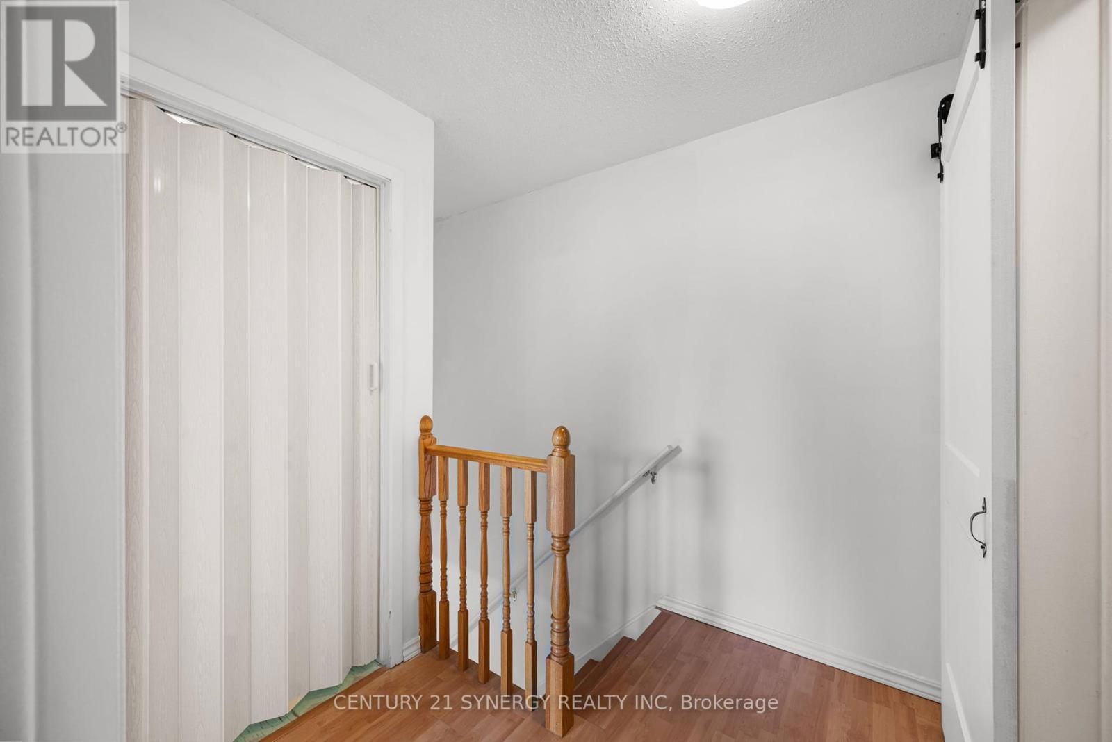 8 - 400 FENERTY COURT Image 32