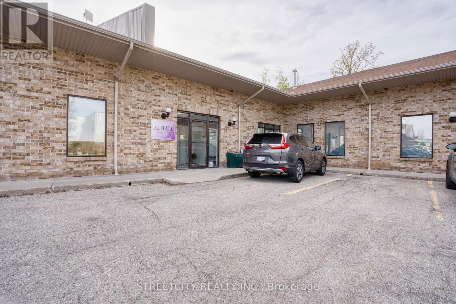 10 - 1385 NORTH ROUTLEDGE PARK Image 17