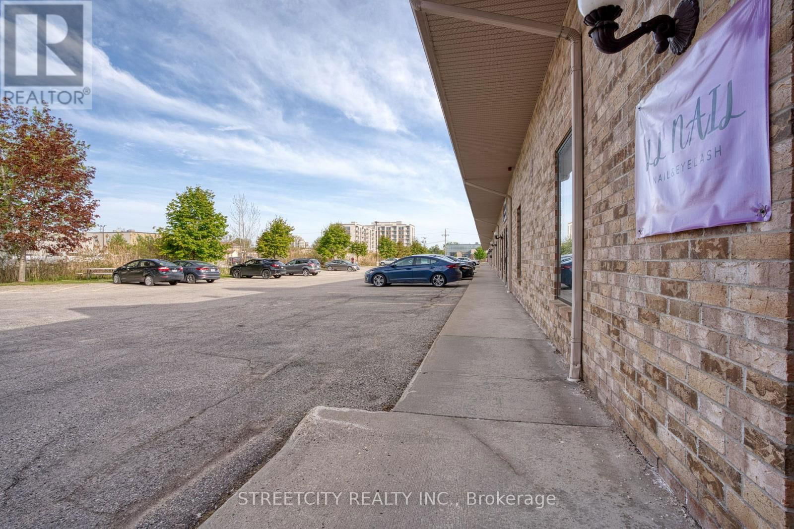 10 - 1385 NORTH ROUTLEDGE PARK Image 18